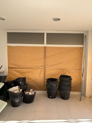 Carpintería aluminio blanco 270cm.