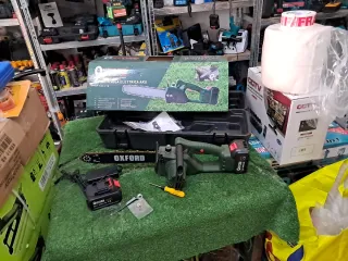 Motosega a doppia batteria 68v