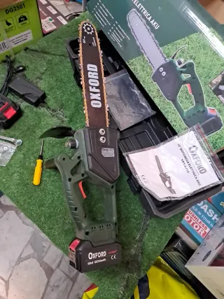 Motosega a doppia batteria 68v