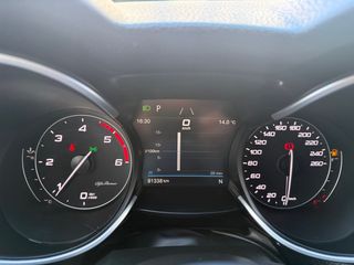 Por 356€ mes - Stelvio 2.2 Diesel 210CV Veloce Q4