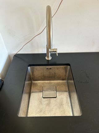 Cocina diseño industrial negro mate