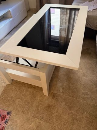 Mueble de salón blanco y cristal