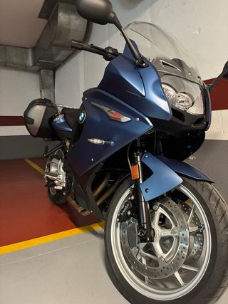 BMW F800GT Full equip con 17600 km y maletas sport