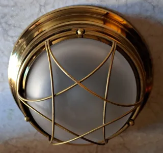 Plafón estilo náutico latón