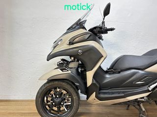 YAMAHA TRICITY 300