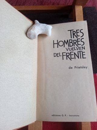 novela tres hombres vuelven del frente