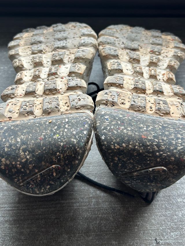 Nike Space Hippie 04 Gris /naranja