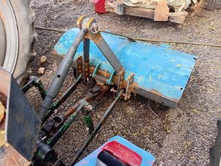 TRACTOR ARTICULADO BJR DE 21 CV CON ROTAVATOR.