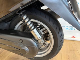 Suzuki Burgman 650 Executive ABS Negra