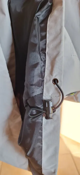 Giacca impermeabile anti pioggia beige