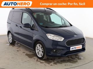 Ford Tourneo Courier 1.0 EcoBoost Titanium