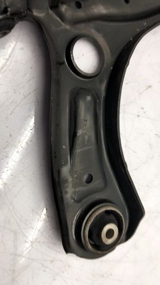 BRAZO SUSPENSION INFERIOR DELANTERO IZQUIERDO VOLKSWAGEN POL