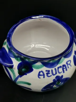 Pareja de especieros de cerámica granadina