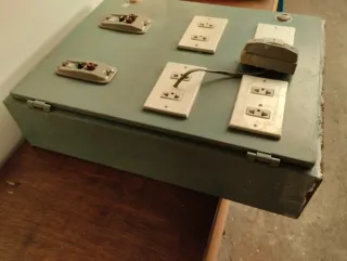 Cuadro eléctrico antiguo