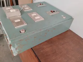 Cuadro eléctrico antiguo