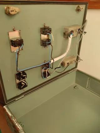 Cuadro eléctrico antiguo