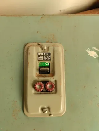 Cuadro eléctrico antiguo