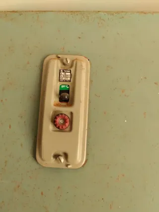 Cuadro eléctrico antiguo