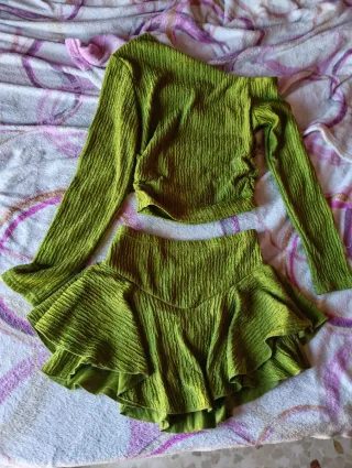 Conjunto falda y top verde claro