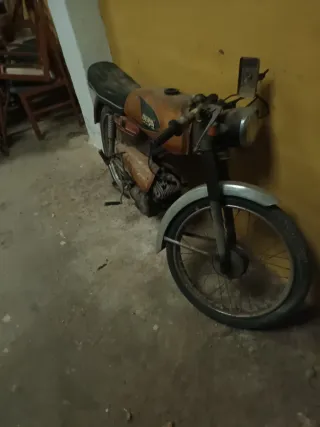 para piezas o restaurar