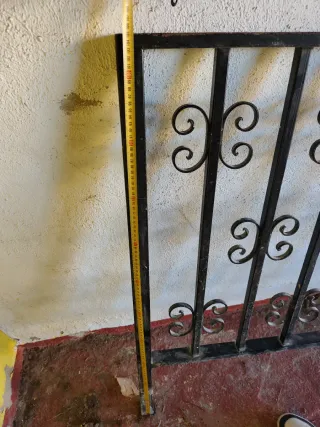 Baranda de escalera de hierro forjado