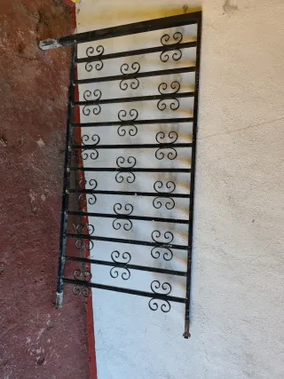 Baranda de escalera de hierro forjado