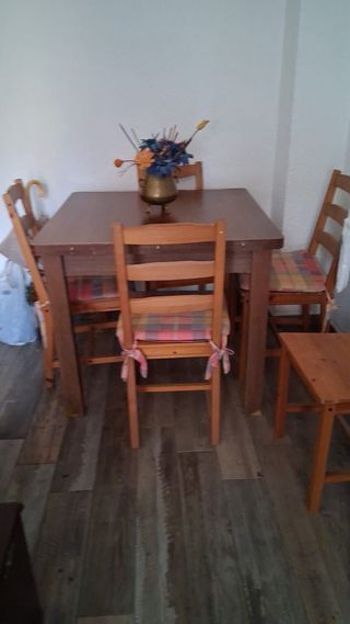 Mesa de comedor con 6 sillas