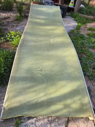 Tumbona verde y blanca