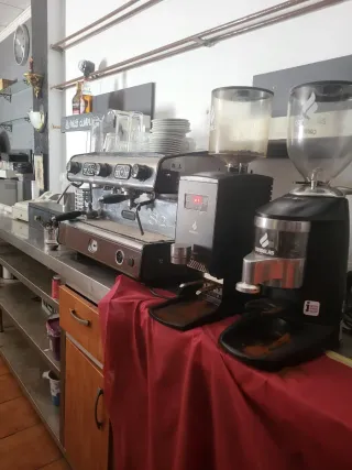 Máquina de café para bar S2 y molinillos
