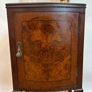 Mesita de Noche Antigua