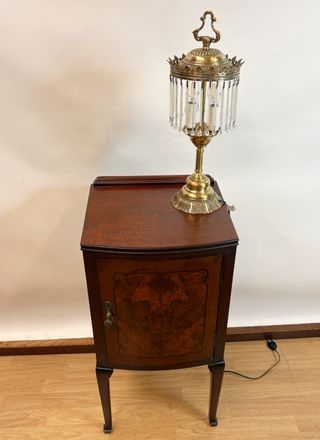 Mesita de Noche Antigua