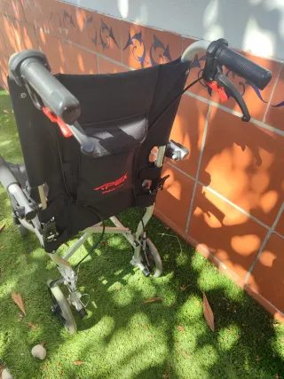 Silla ruedas de interior cómoda