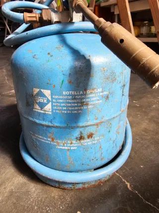 Soplete de gas azul