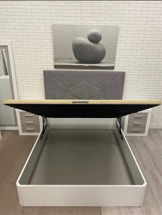 Canape abatible de tela y madera