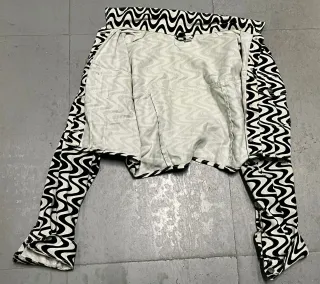 Chaqueta vaquera corta bicolor