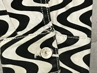 Chaqueta vaquera corta bicolor