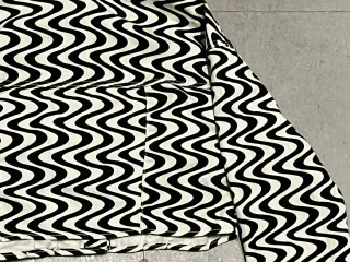 Chaqueta vaquera corta bicolor