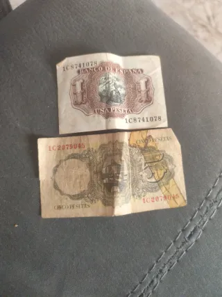 2 Billetes España 1 Peseta 1953 y 5 Pesetas 1951