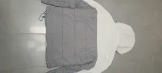 Chaqueta Nike Gris y Blanca con Capucha