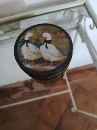 Posavasos antiguos con patos