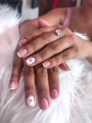 Uñas acrílicas, press-on, tradicionales