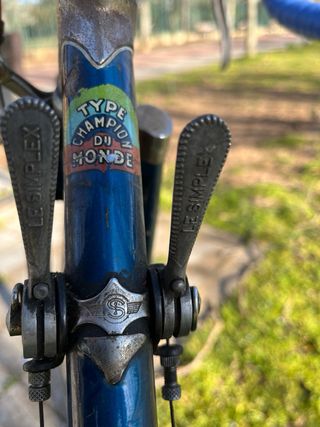 Bicicleta Clásica Azul modelo tour de france.