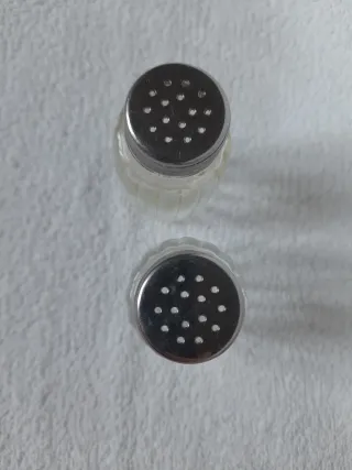 Set 2 saleros vintage vidrio y metal