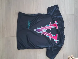 Camiseta Vrunk Negra y Rosa Talla S