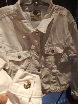 Cazadora vaquera blanca