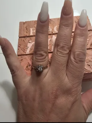 Anillo Solitario con Diamante