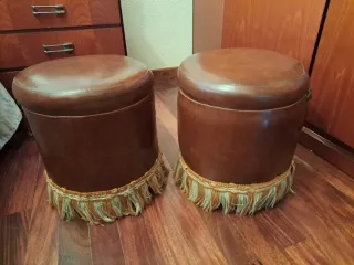 2 Taburetes Puff Tapizados Marrones
