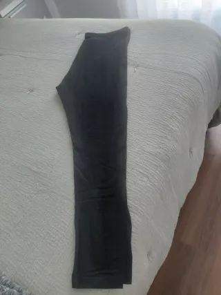 Conjunto deportivo: mallas y camiseta. Para mujer