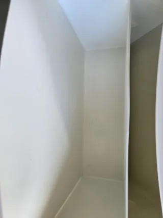 Zapatero Ikea Blanco Plástico con cesta de regalo.