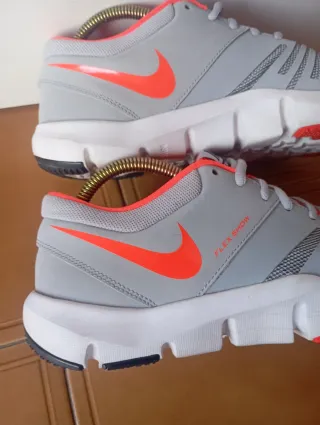 Nike Flex Show Gris Naranja